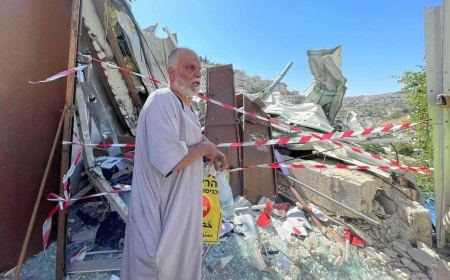 القدس : الاحتلال يهدم منشأة تجارية في سلوان ( شاهد )